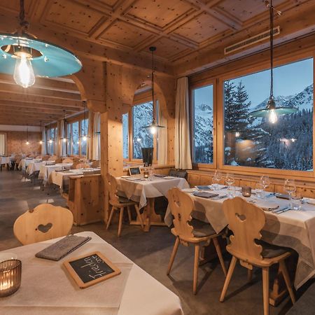 Hotel Alpensonne - Panoramazimmer & Restaurant アローザ エクステリア 写真