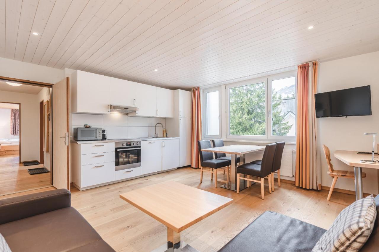 Hotel Alpensonne - Panoramazimmer & Restaurant アローザ 部屋 写真