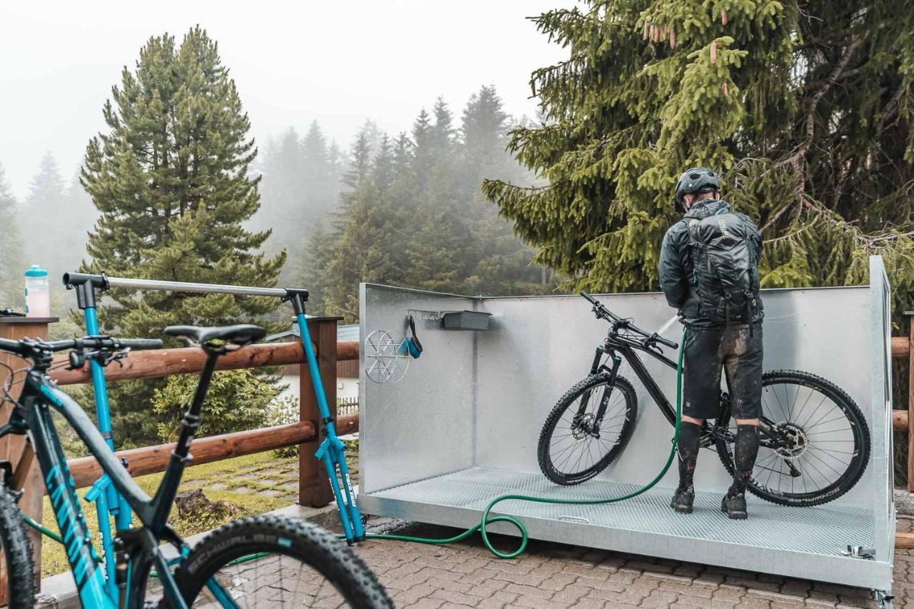 Hotel Alpensonne - Panoramazimmer & Restaurant アローザ エクステリア 写真