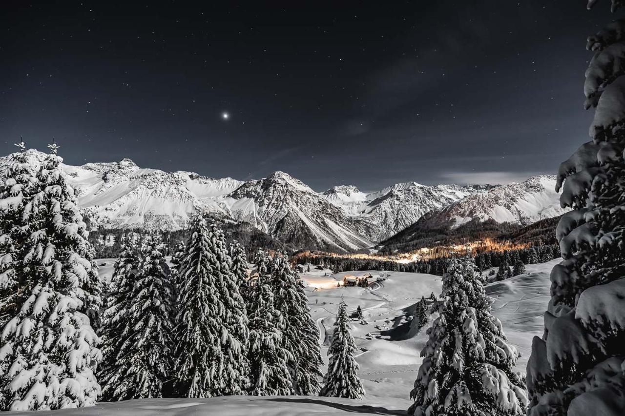 Hotel Alpensonne - Panoramazimmer & Restaurant アローザ エクステリア 写真