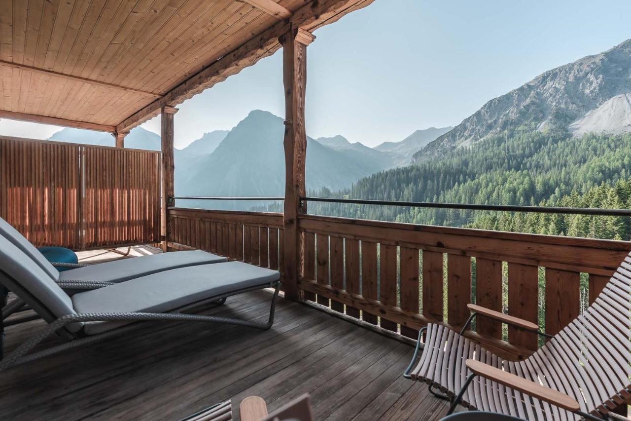 Hotel Alpensonne - Panoramazimmer & Restaurant アローザ エクステリア 写真