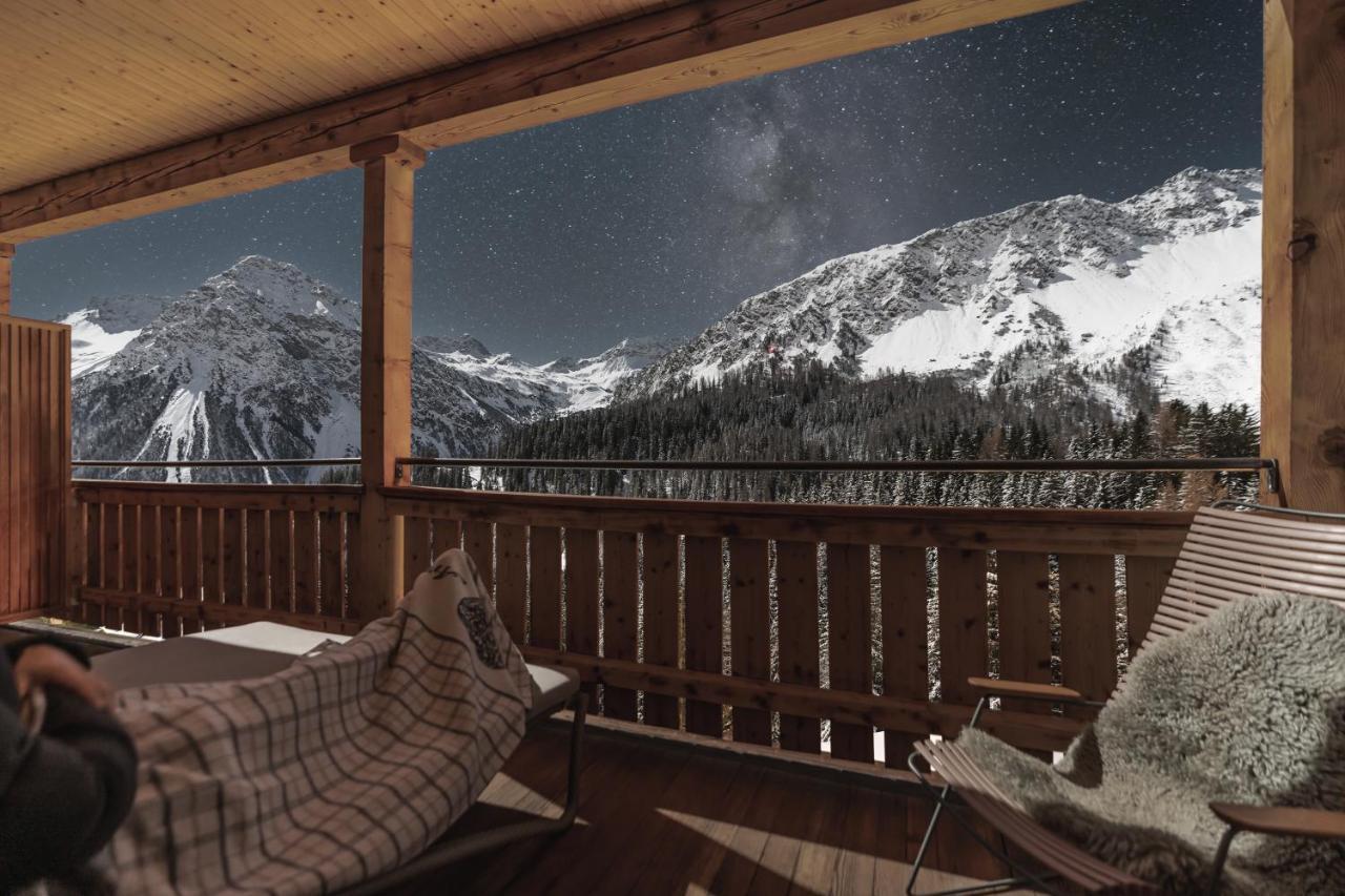 Hotel Alpensonne - Panoramazimmer & Restaurant アローザ エクステリア 写真