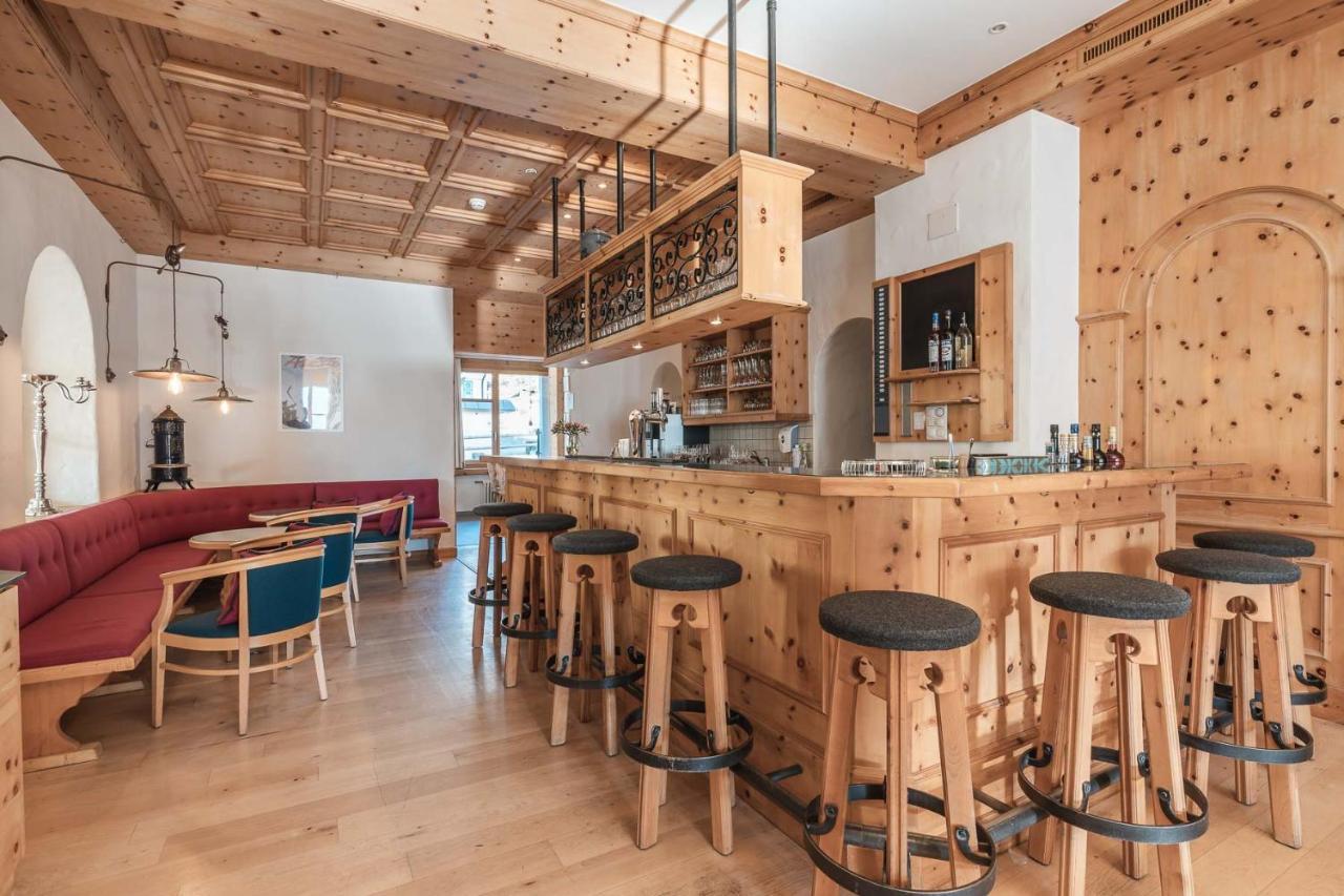 Hotel Alpensonne - Panoramazimmer & Restaurant アローザ エクステリア 写真