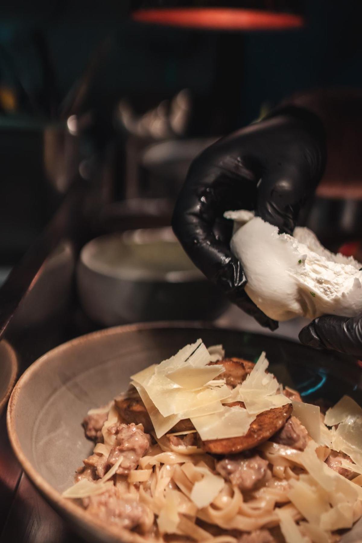 Hotel Alpensonne - Panoramazimmer & Restaurant アローザ エクステリア 写真