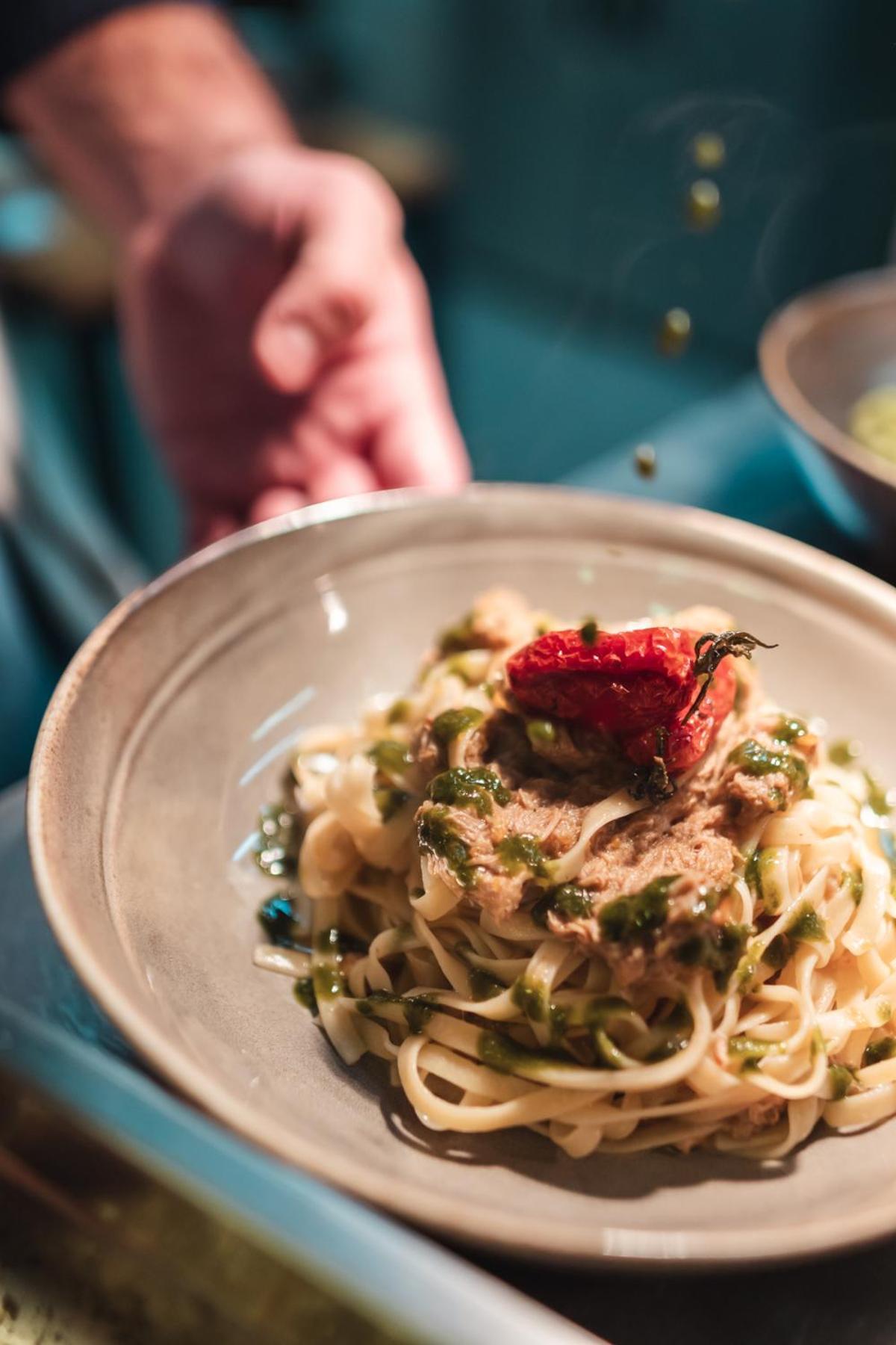 Hotel Alpensonne - Panoramazimmer & Restaurant アローザ エクステリア 写真