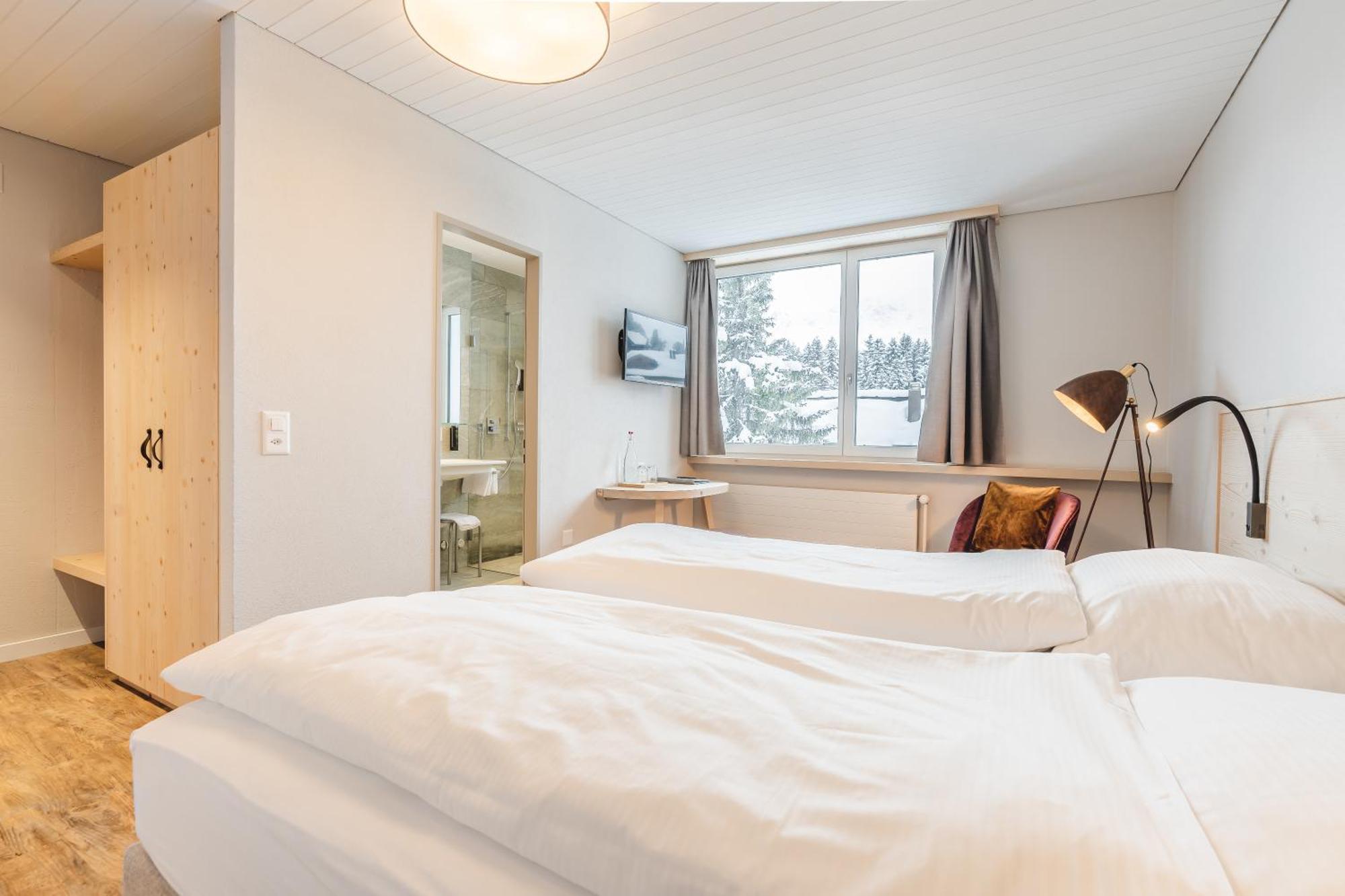 Hotel Alpensonne - Panoramazimmer & Restaurant アローザ 部屋 写真