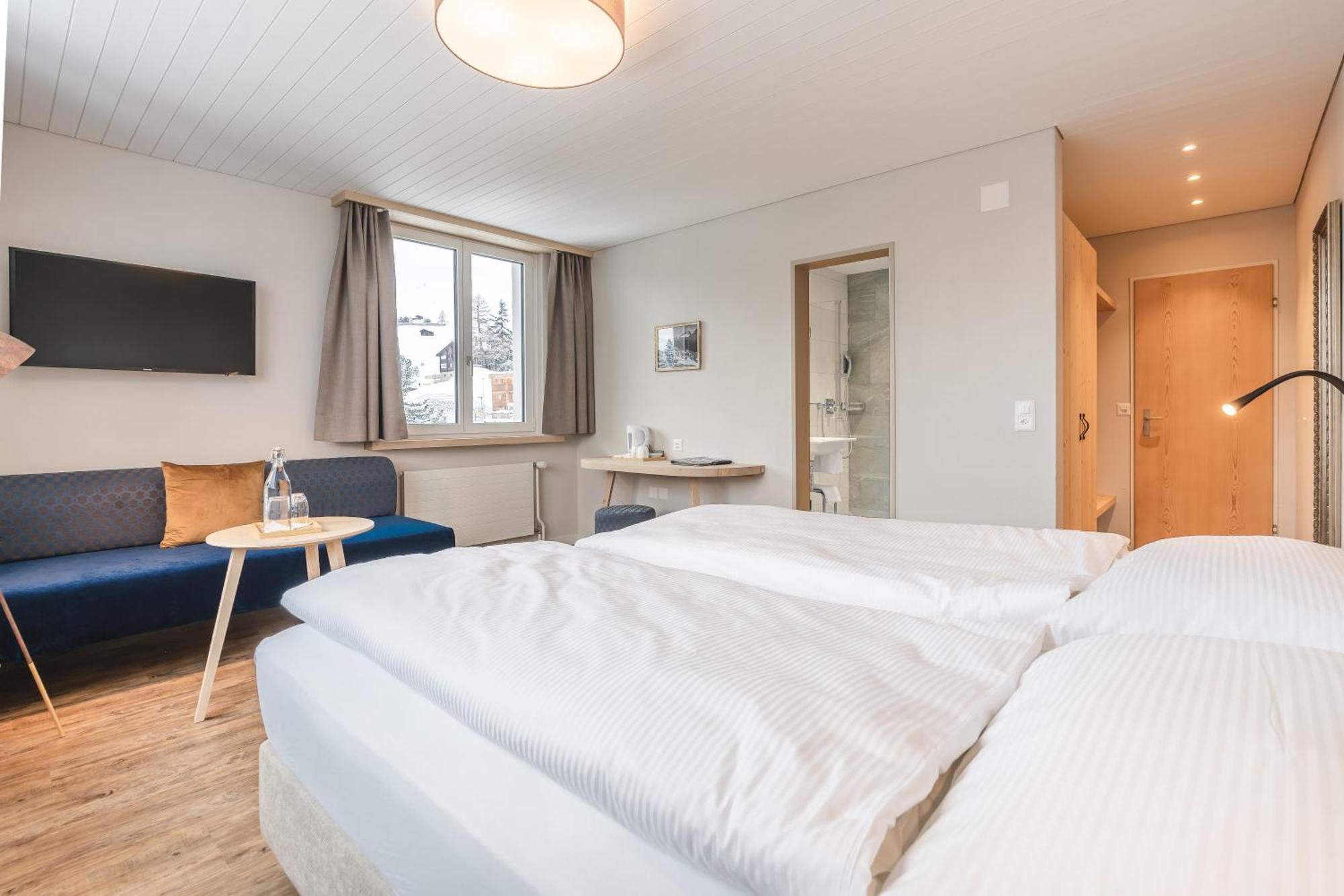 Hotel Alpensonne - Panoramazimmer & Restaurant アローザ 部屋 写真