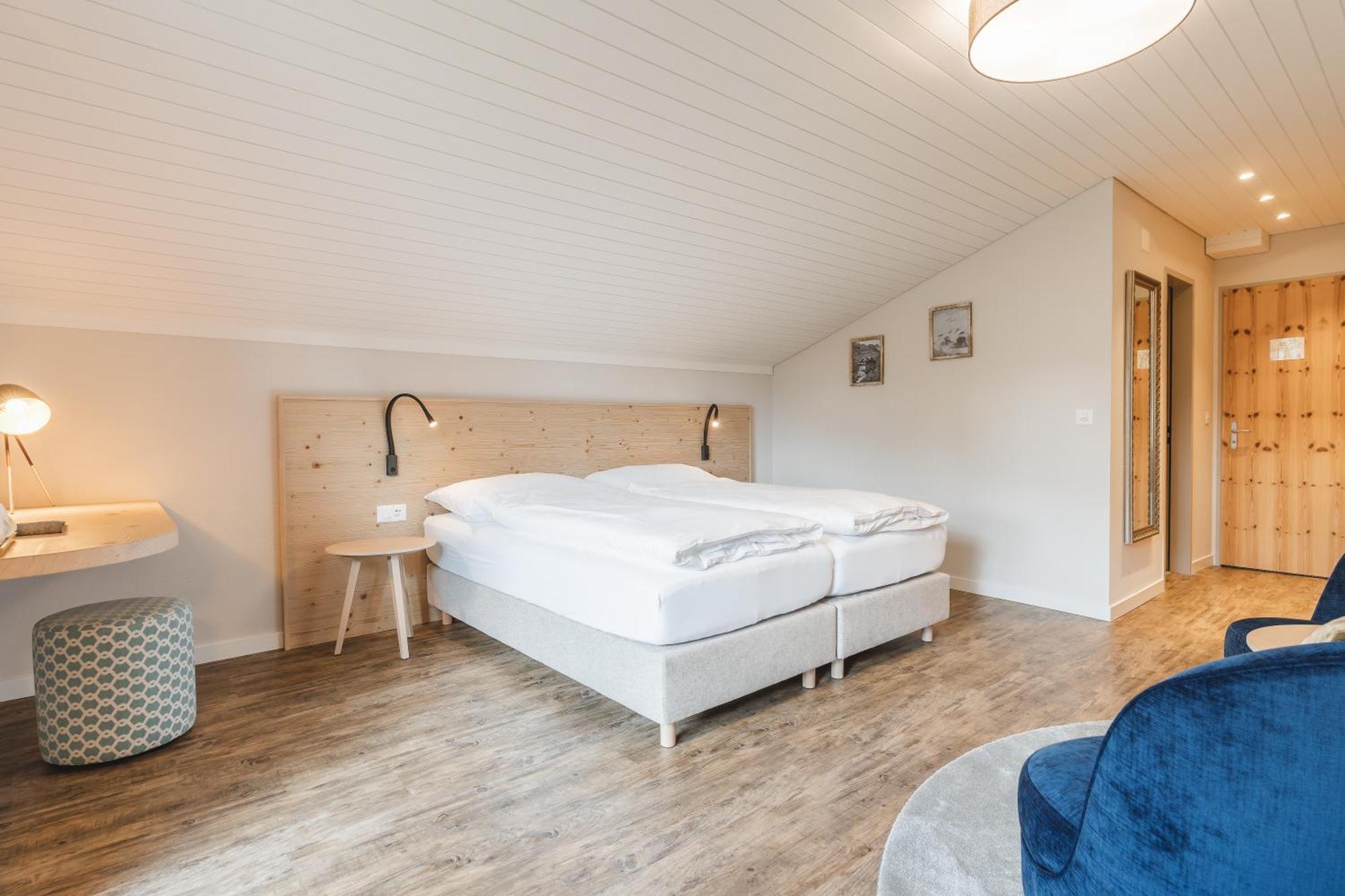 Hotel Alpensonne - Panoramazimmer & Restaurant アローザ 部屋 写真