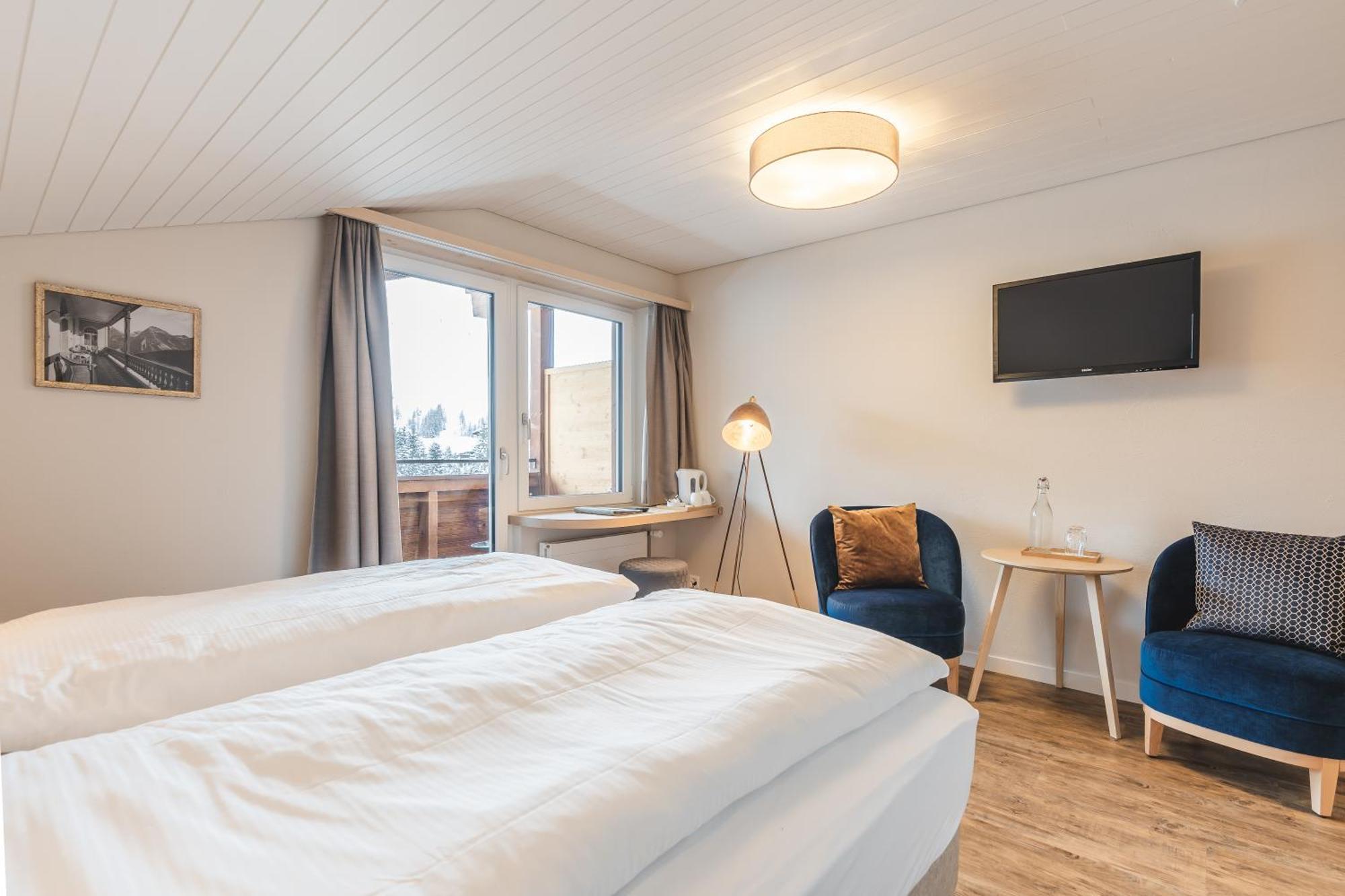 Hotel Alpensonne - Panoramazimmer & Restaurant アローザ 部屋 写真